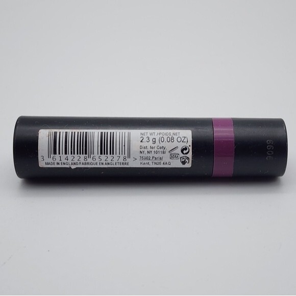 Rimmel London 825 EXTRA Lasting Finish Extreme Lipstick - Picture 3 of 3